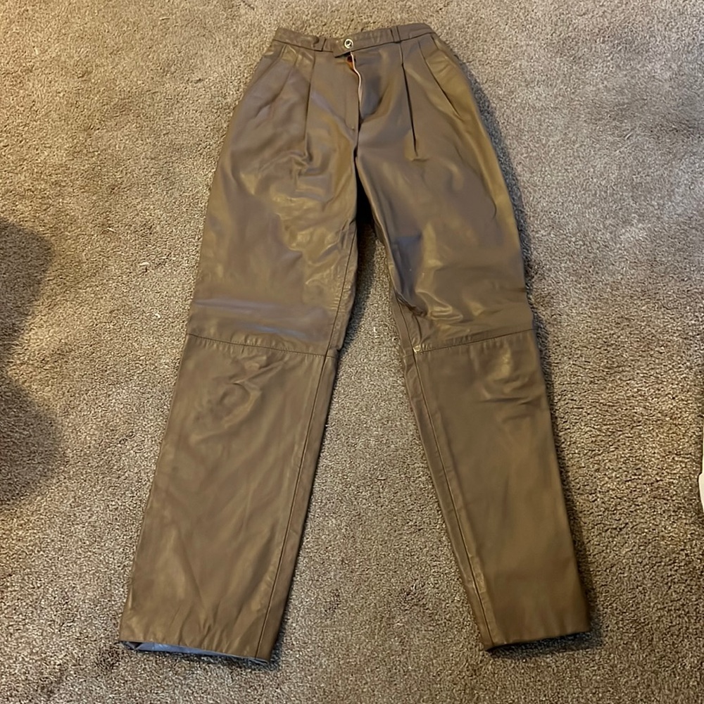 Genuine lined leather pants, size 6 beige. Just needs a little glue for the hem.
